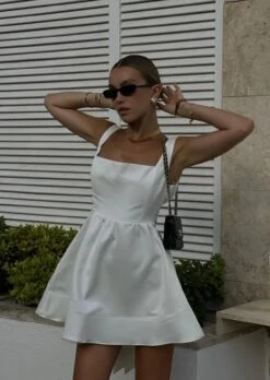 Glamorous Arianna Bow-Back Mini-Dress -White