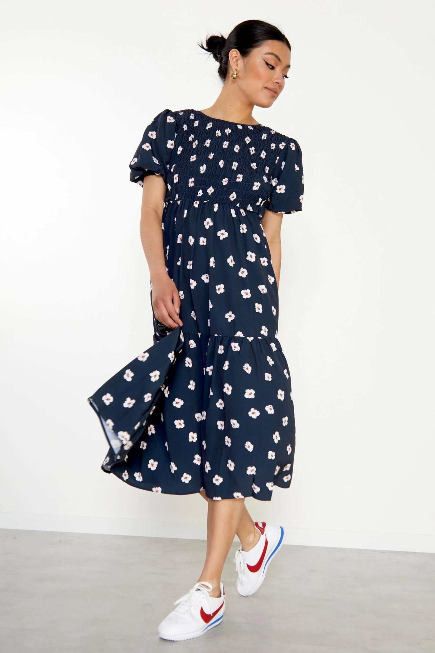 Glamorous Navy Hibiscus Short Sleeve Midi Dress - Image 2