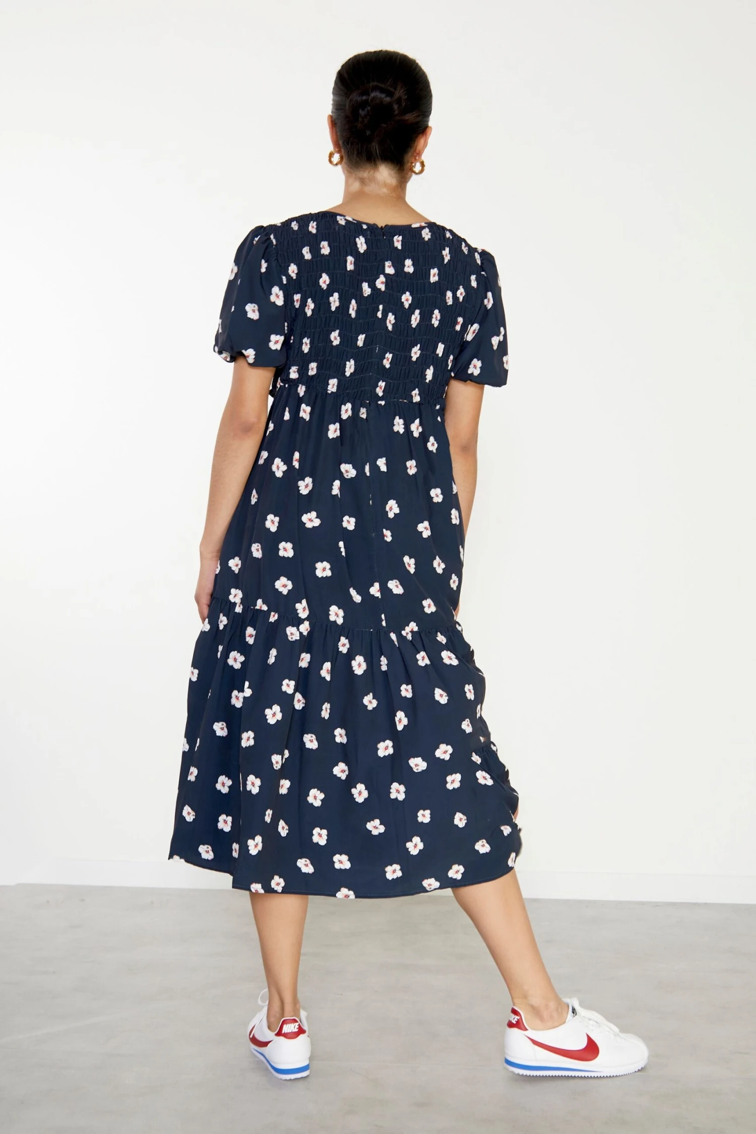 Glamorous Navy Hibiscus Short Sleeve Midi Dress - Image 3