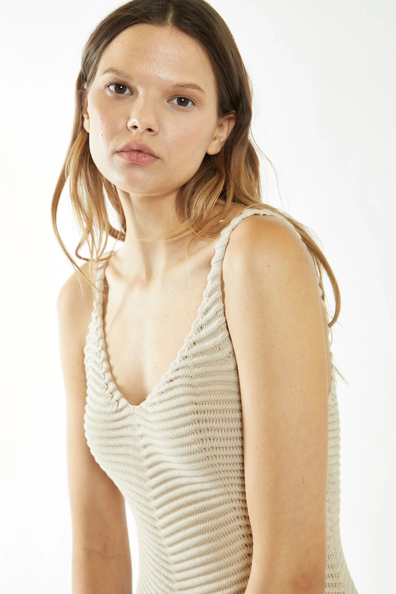 Glamorous Stone V-Neck Bodycon Midi-Dress - Image 3