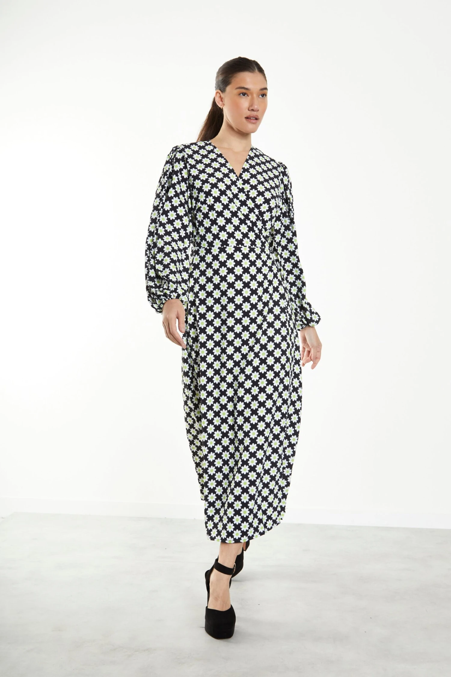 Glamorous Sixties Flower Long Sleeve Wrap Midi Dress - Image 4