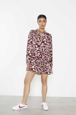 Glamorous Burgundy Cream Abstract Mini Dress With Ruffle Hem And Long Sleeves