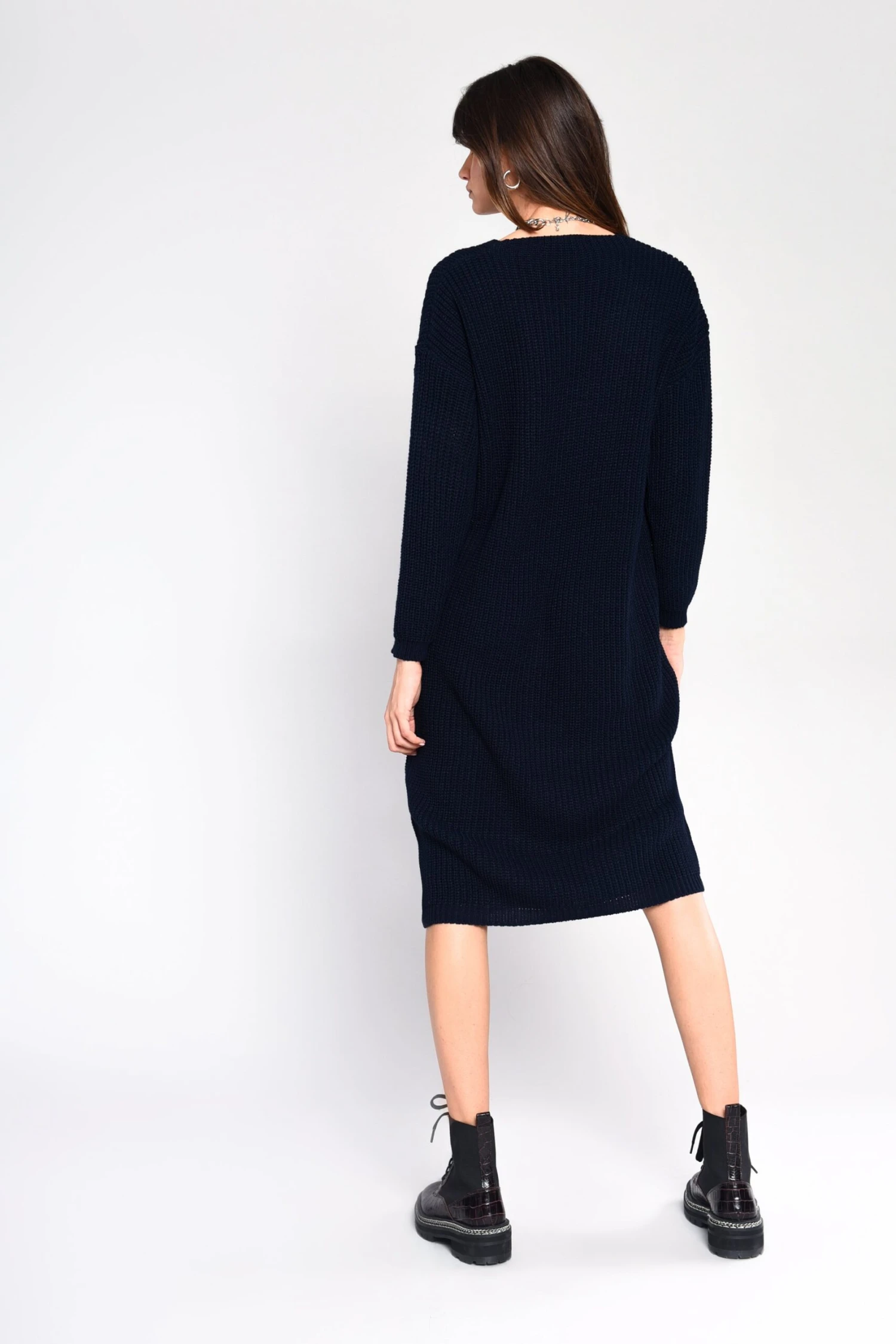 Glamorous Black Ribbed V-Neck Long Sleeve Midi Jumper Dress - Image 3